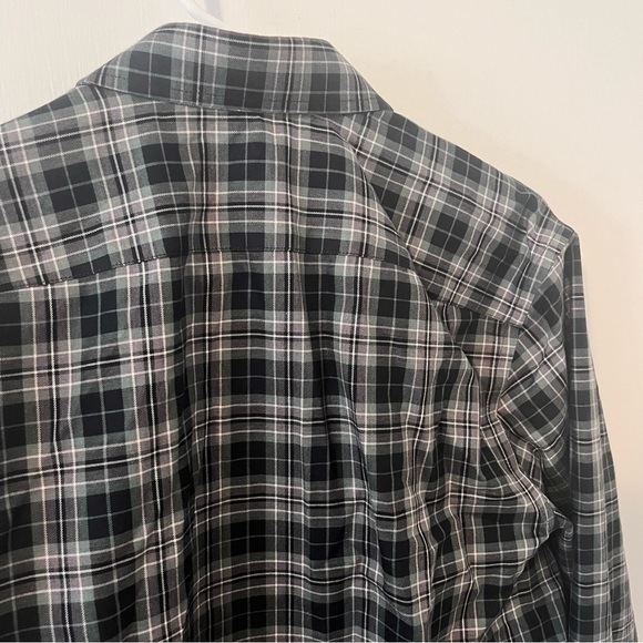 UNTUCKit Wrinkle Free Regular Fit Button Down Long Sleeve Black Green Plaid - Picture 9 of 11